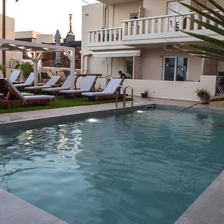 Mithos Premium Rooms Agia Marina 外观 照片